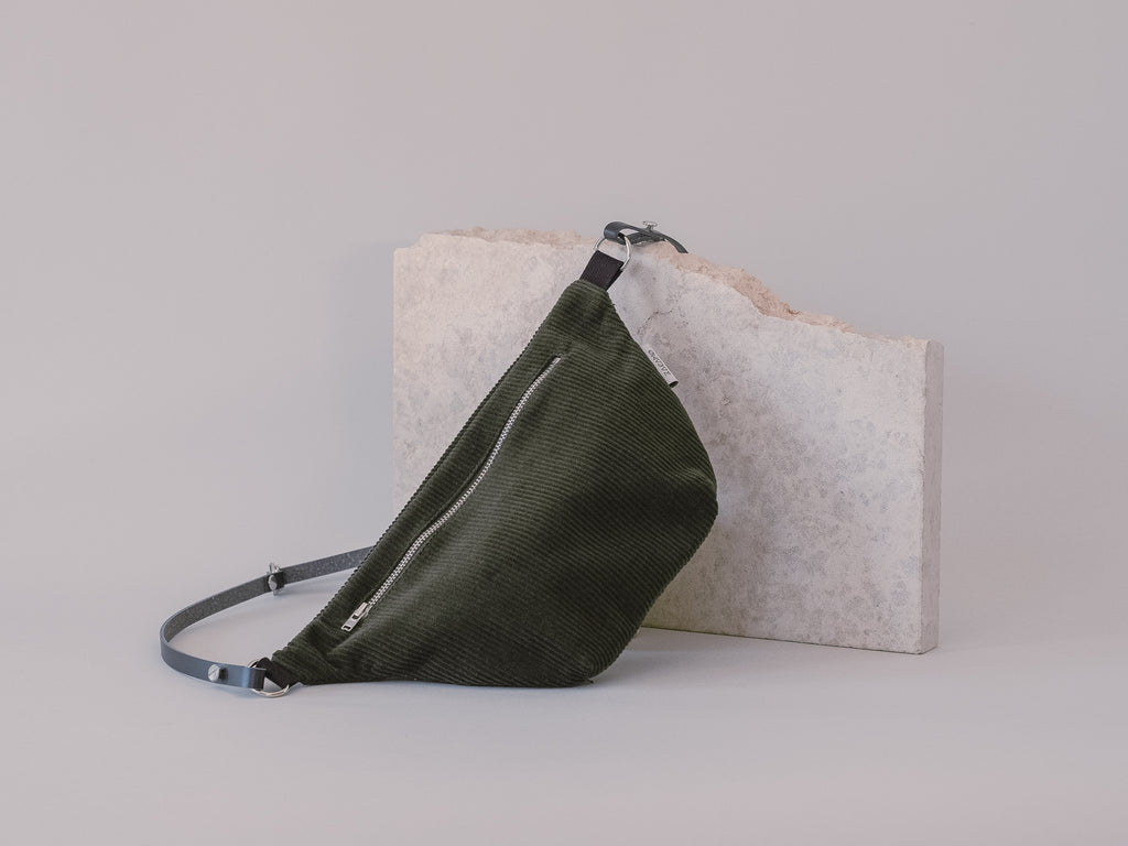 Bauchtasche Cord filigran