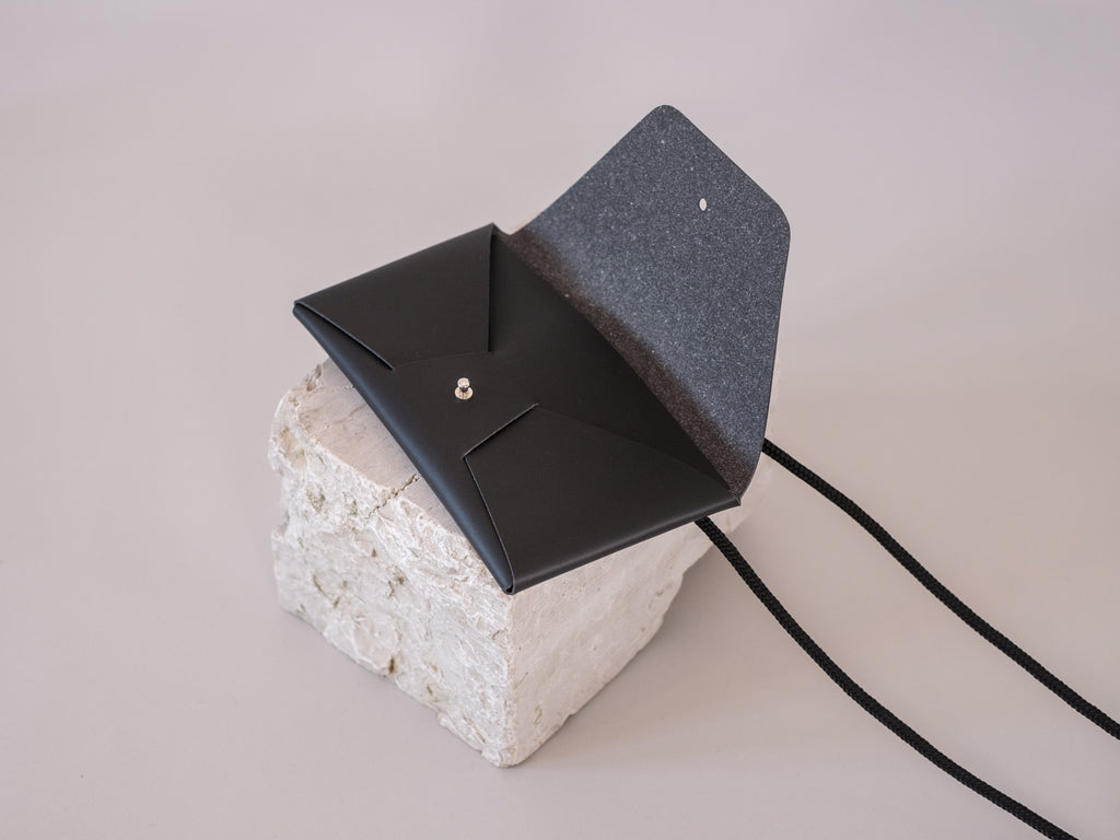 ZACAMO - Umhängetasche - Foldedbag - Falttechnik Tasche - Recyclingleder - Lederalternativen - nachhaltig